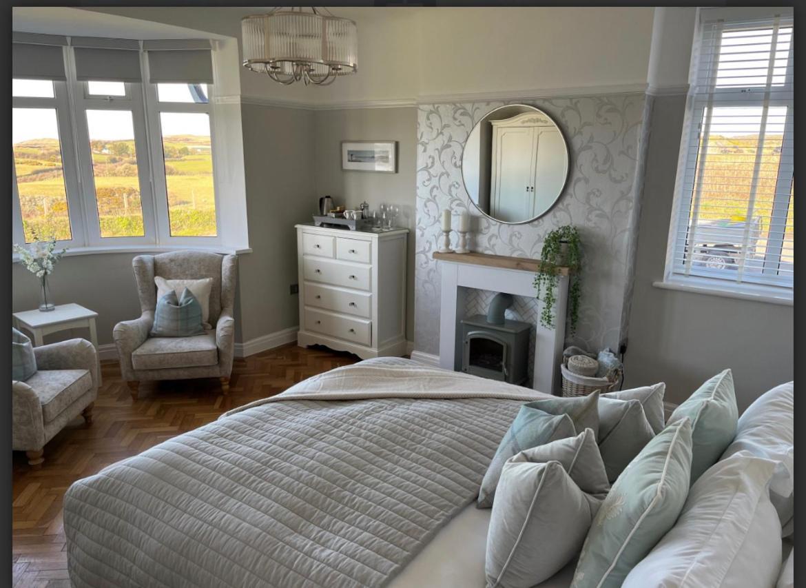 Castellor Bed & Breakfast Cemaes Bay Exterior photo